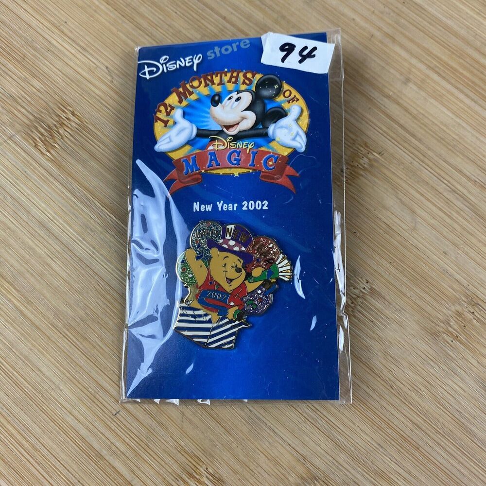 Disney Store Trading Pin 12 Months of Magic Winnie The Pooh New Year 2002 13951
